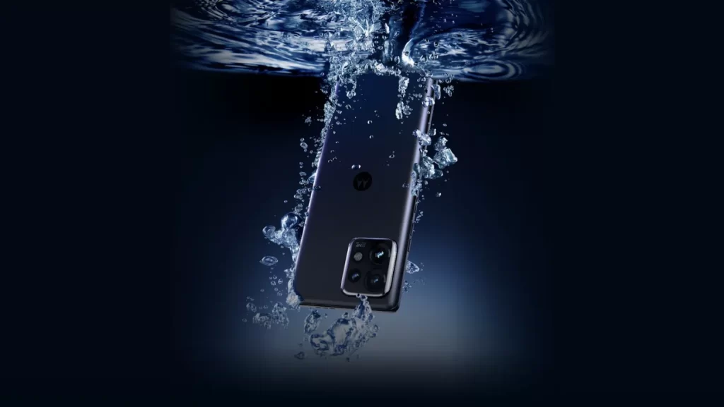 motorola edge 40 pro pdp fullbleedhalf underwater protection m 670qomxaa